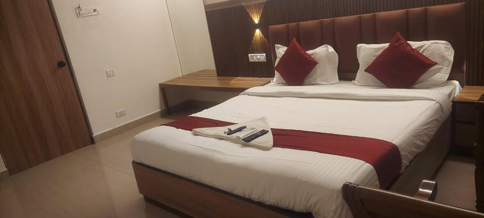 Capital O 69831 Hotel Mount Heera Chennai Ngoại thất bức ảnh